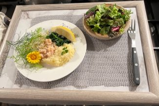 petite dressed crab with buttery mash and spinach with a leaf salad
